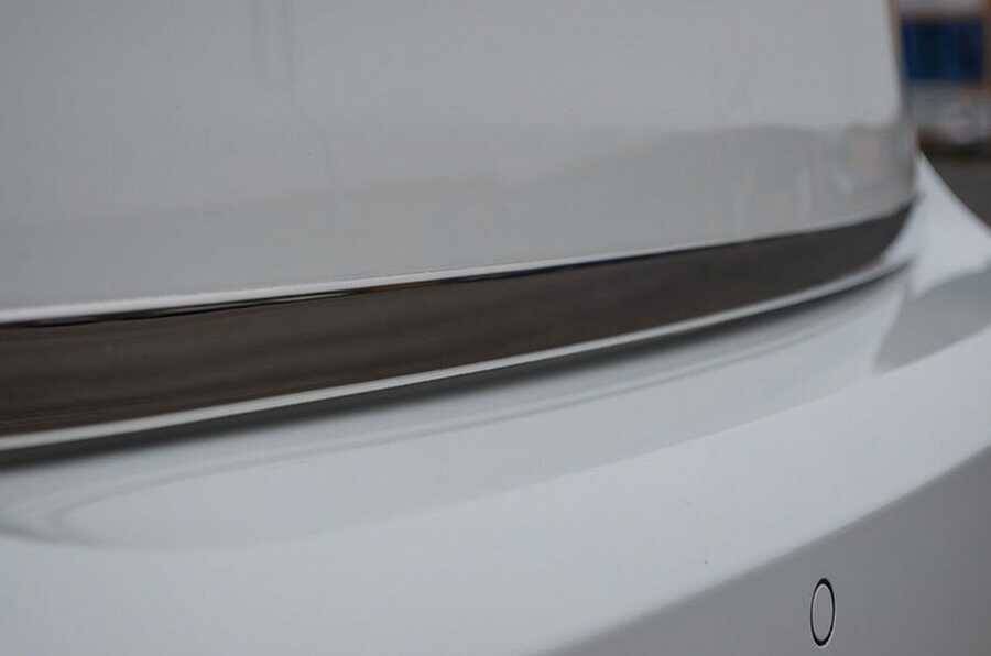 bmw-f20-krom-bagaj-alt-cita-pcelik-2011-ve-sonrasi-26055-24-B.jpg