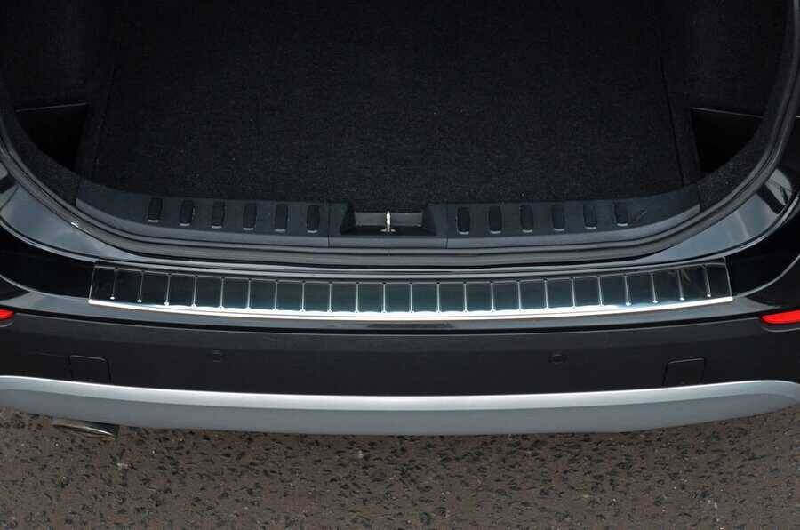 omsa-bmw-x3-krom-arka-tampon-esigi-tasli-2010-2017-arasi-26435-41-B.jpg